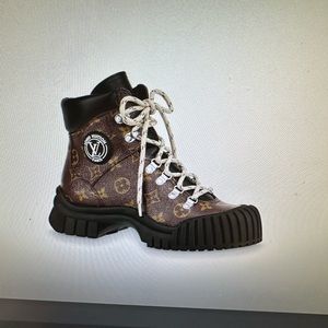 Authentic Louis Vuitton Ruby Ranger Boots
